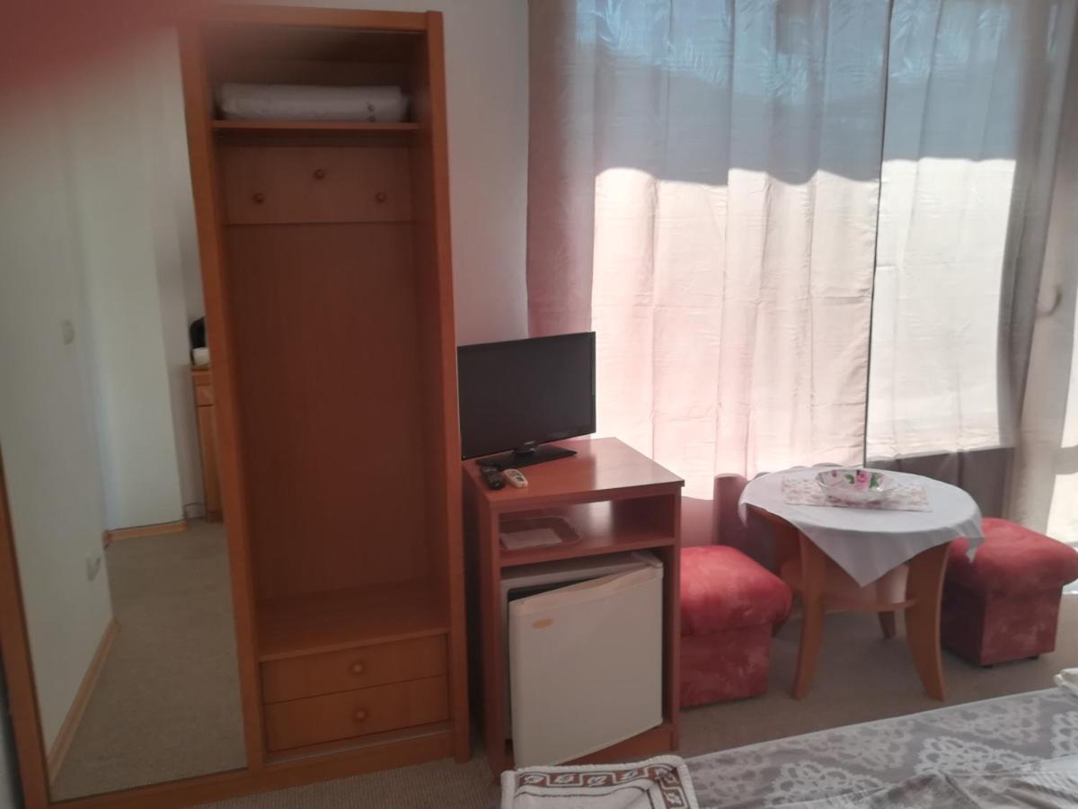 פרימורסקו Guest House Stenli מראה חיצוני תמונה