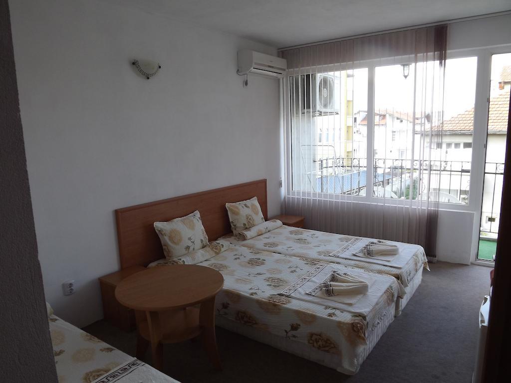 פרימורסקו Guest House Stenli חדר תמונה
