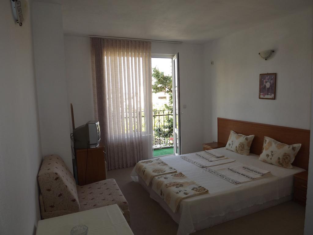 פרימורסקו Guest House Stenli חדר תמונה
